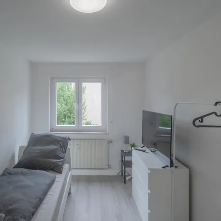 Work&sleep Moderne In Schwenningen - Einzelbetten, Tv, Bettwaesche & Handtuecher, Wlan Apartman *