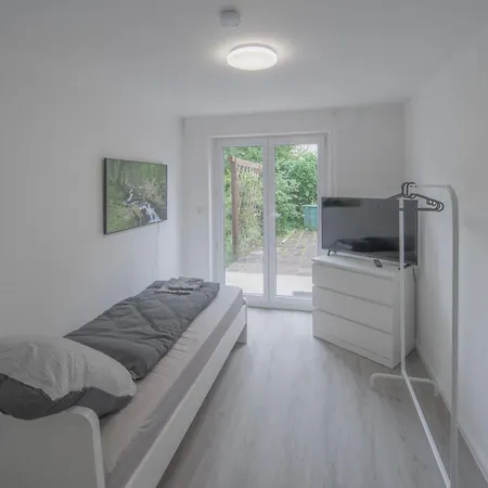 Work&sleep Moderne In Schwenningen - Einzelbetten, Tv, Bettwaesche & Handtuecher, Wlan Apartman