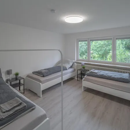 Work&sleep Moderne In Schwenningen - Einzelbetten, Tv, Bettwaesche & Handtuecher, Wlan Apartman *