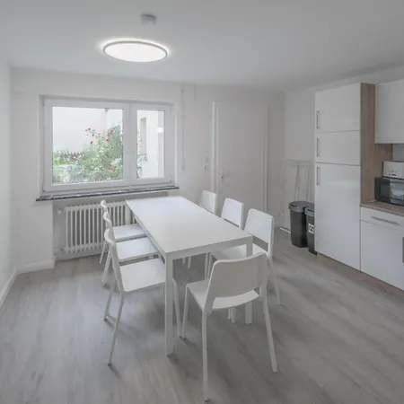 Work&sleep Moderne In Schwenningen - Einzelbetten, Tv, Bettwaesche & Handtuecher, Wlan Villingen-Schwenningen