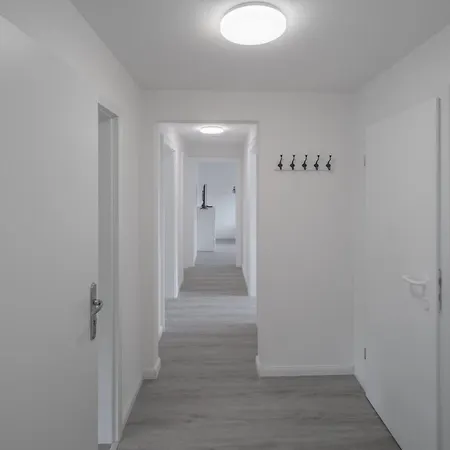 Work&sleep Moderne In Schwenningen - Einzelbetten, Tv, Bettwaesche & Handtuecher, Wlan Apartman