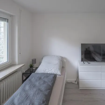 Work&sleep Moderne In Schwenningen - Einzelbetten, Tv, Bettwaesche & Handtuecher, Wlan Apartman *
