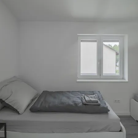 Apartman Work&sleep Moderne In Schwenningen - Einzelbetten, Tv, Bettwaesche & Handtuecher, Wlan