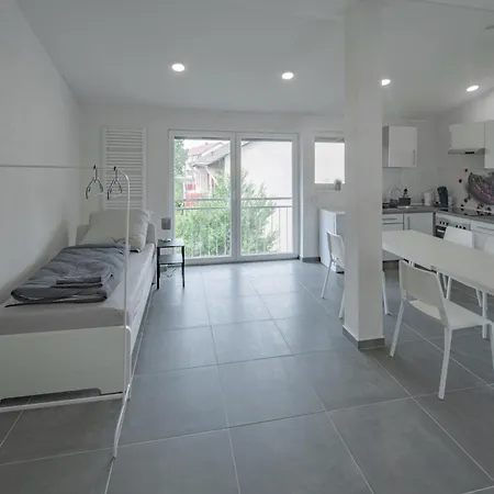 Work&sleep Moderne In Schwenningen - Einzelbetten, Tv, Bettwaesche & Handtuecher, Wlan Apartman