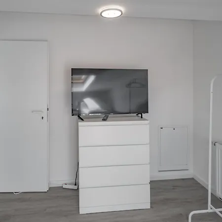Work&sleep Moderne In Schwenningen - Einzelbetten, Tv, Bettwaesche & Handtuecher, Wlan Villingen-Schwenningen