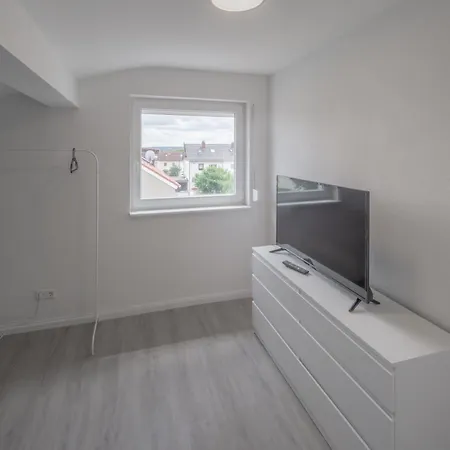 Work&sleep Moderne In Schwenningen - Einzelbetten, Tv, Bettwaesche & Handtuecher, Wlan Villingen-Schwenningen