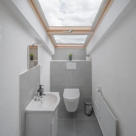 Work&sleep Moderne In Schwenningen - Einzelbetten, Tv, Bettwaesche & Handtuecher, Wlan Apartman Villingen-Schwenningen