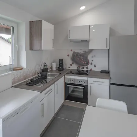 Work&sleep Moderne In Schwenningen - Einzelbetten, Tv, Bettwaesche & Handtuecher, Wlan Apartman