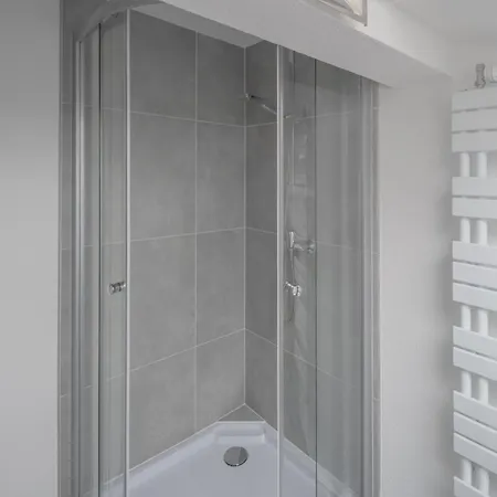 Work&sleep Moderne In Schwenningen - Einzelbetten, Tv, Bettwaesche & Handtuecher, Wlan