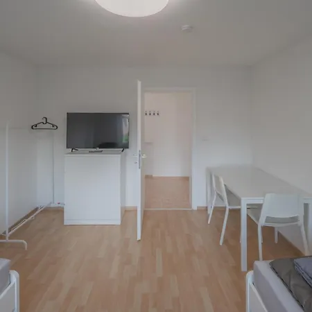 Work&sleep Moderne In Schwenningen - Einzelbetten, Tv, Bettwaesche & Handtuecher, Wlan Villingen-Schwenningen