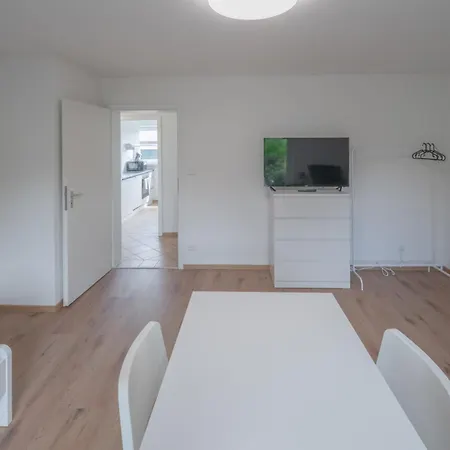 Work&sleep Moderne In Schwenningen - Einzelbetten, Tv, Bettwaesche & Handtuecher, Wlan Apartman *