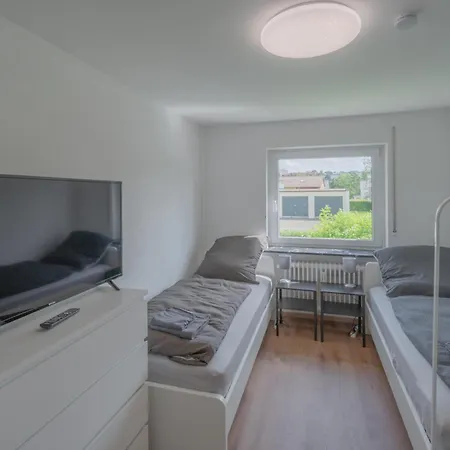 Work&sleep Moderne In Schwenningen - Einzelbetten, Tv, Bettwaesche & Handtuecher, Wlan Villingen-Schwenningen